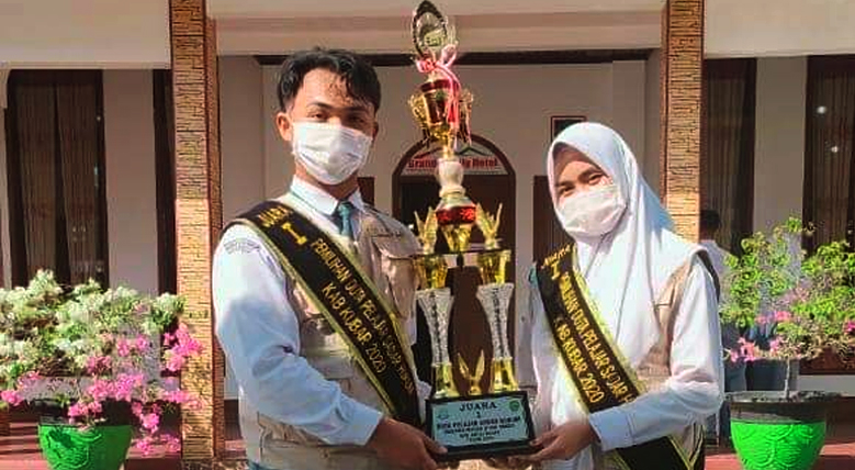 Ungguli Peserta Lainnya, 2 Siswa MAN Kutai Barat, Juara Duta Pelajar Sadar Hukum